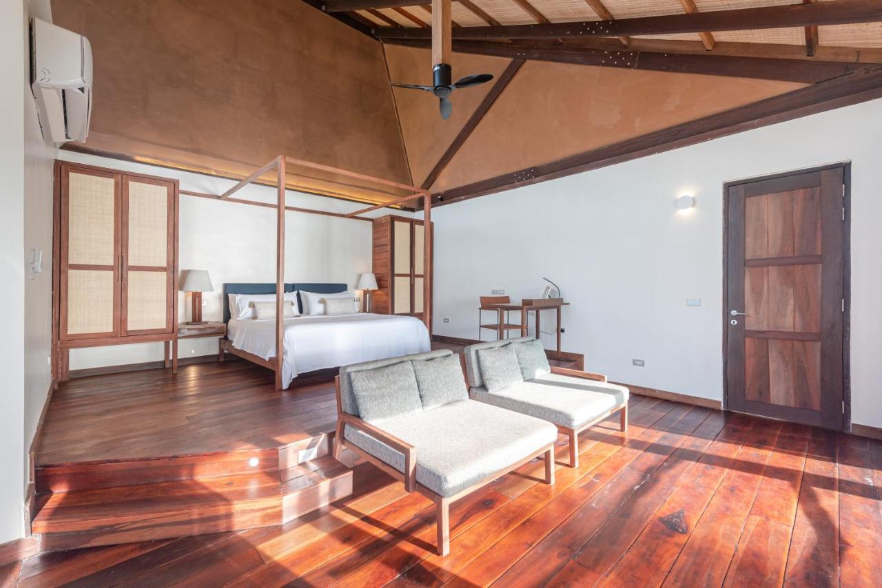 L'Osteria Luxe Beachfront B&B Генерал-Луна Экстерьер фото